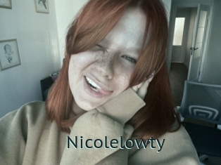 nicolelowty Anal X